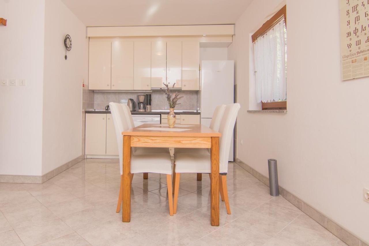 Apartmani Villa Kalinic Njivice Dış mekan fotoğraf