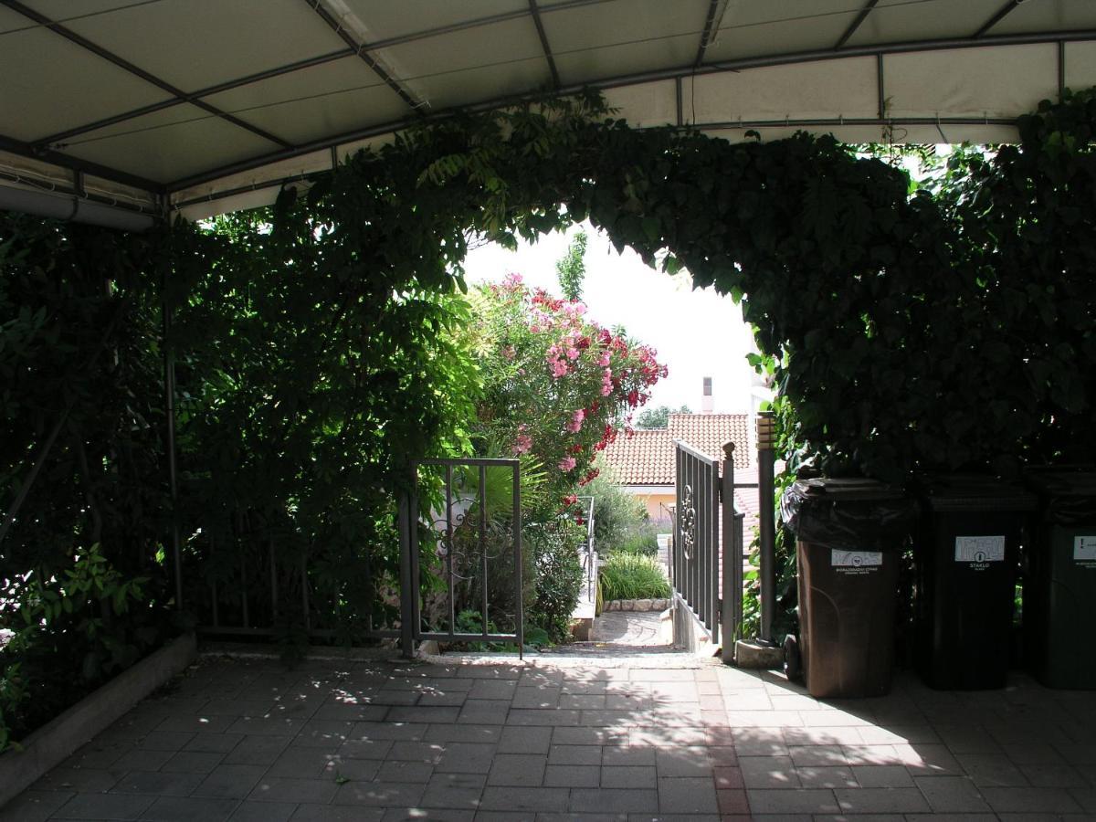 Apartmani Villa Kalinic Njivice Dış mekan fotoğraf